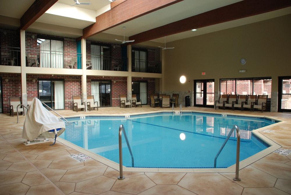 Express Suites Riverport Inn & Suites photo 4