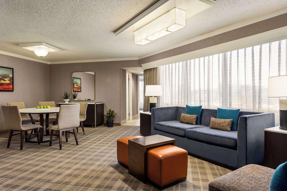 Embassy Suites by Hilton Kansas City Overland Park photo 24