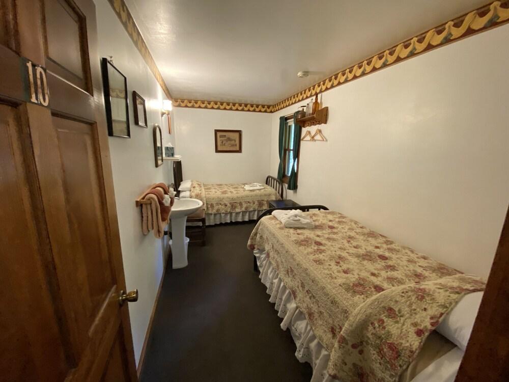 McCarthy Lodge Resort photo 7