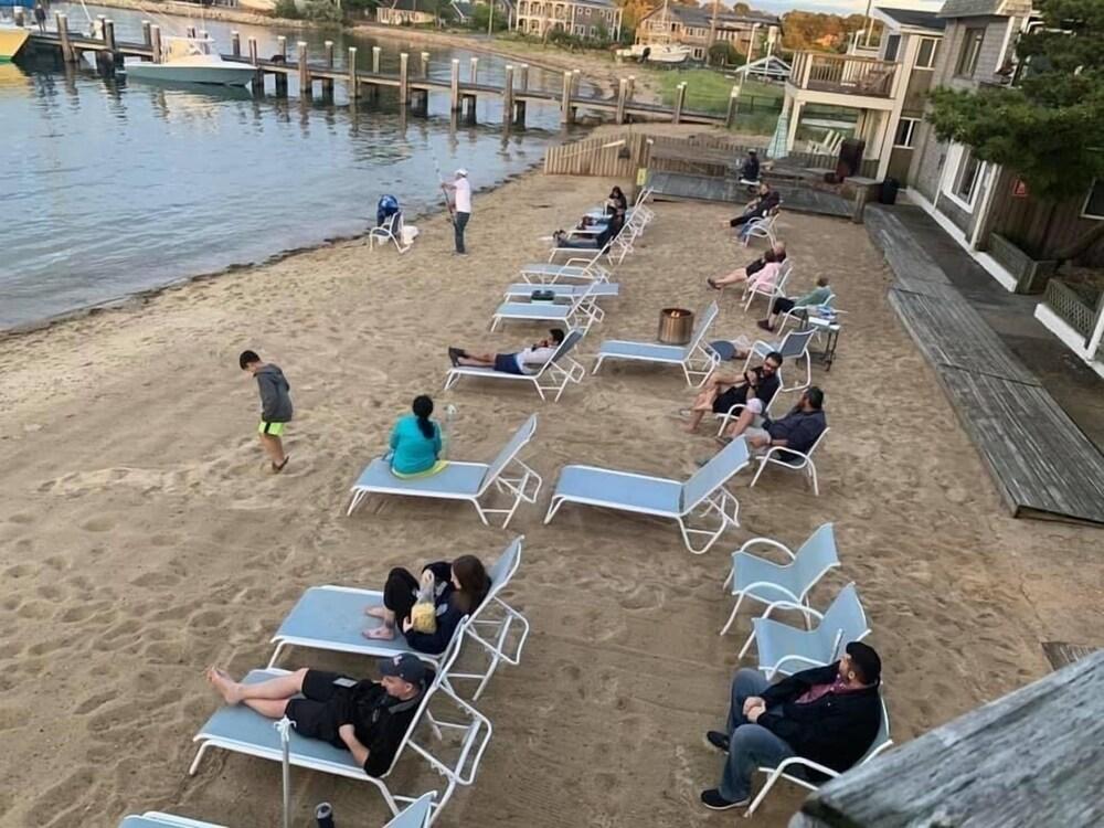 Vineyard Harbor Motel - Private Beach photo 52