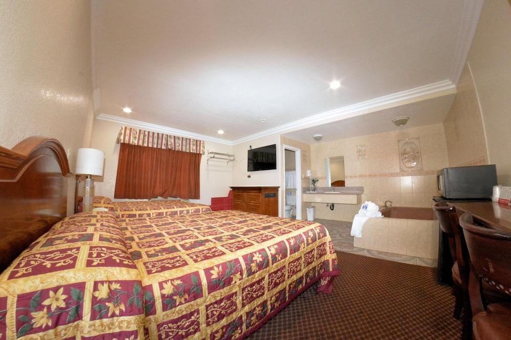Palace Inn Oxnard photo 22