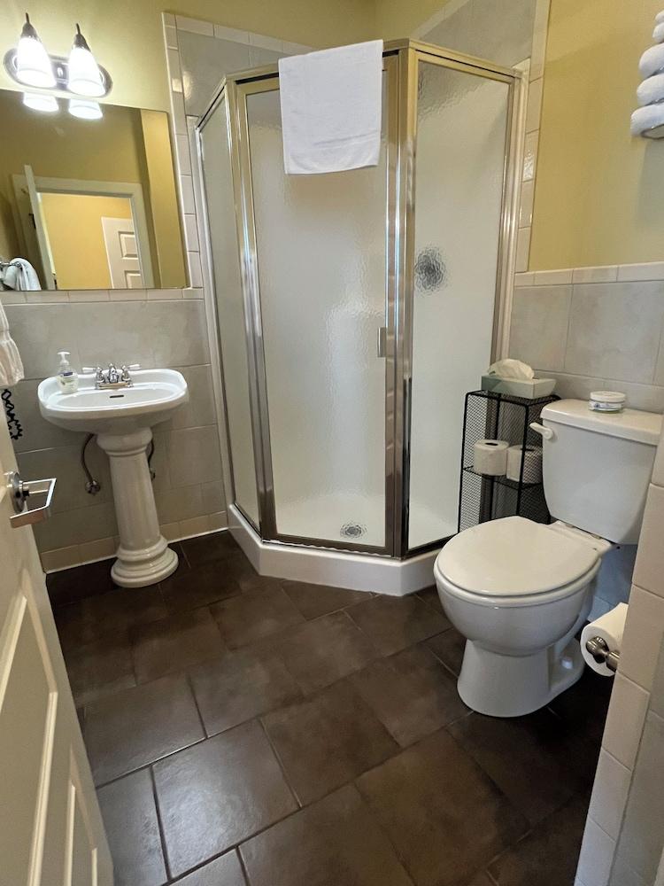 Grand Lux Inn photo 20
