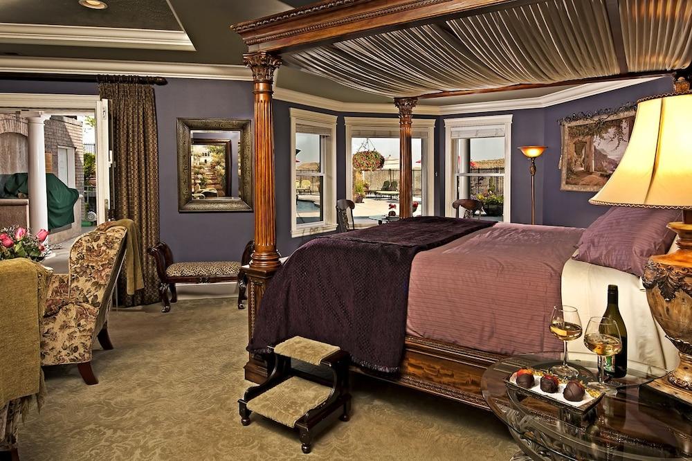 Cameo Heights Mansion photo 11