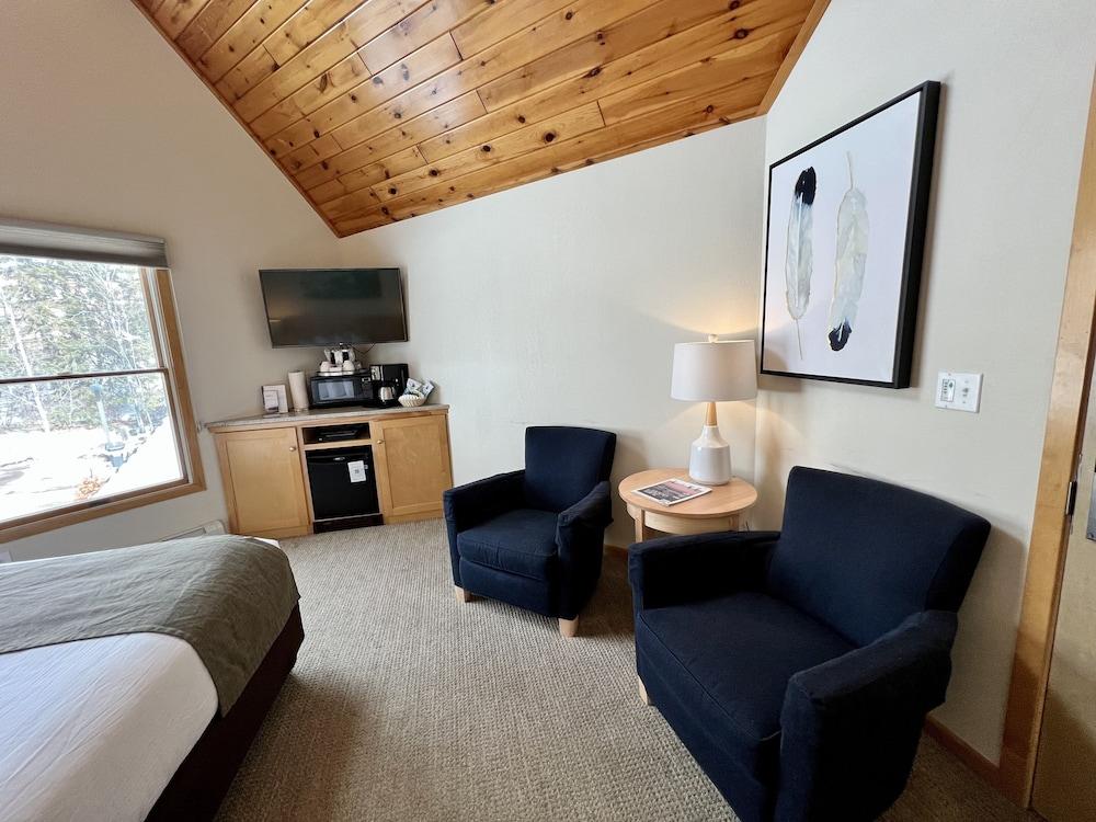 Bluefin Bay on Lake Superior photo 56