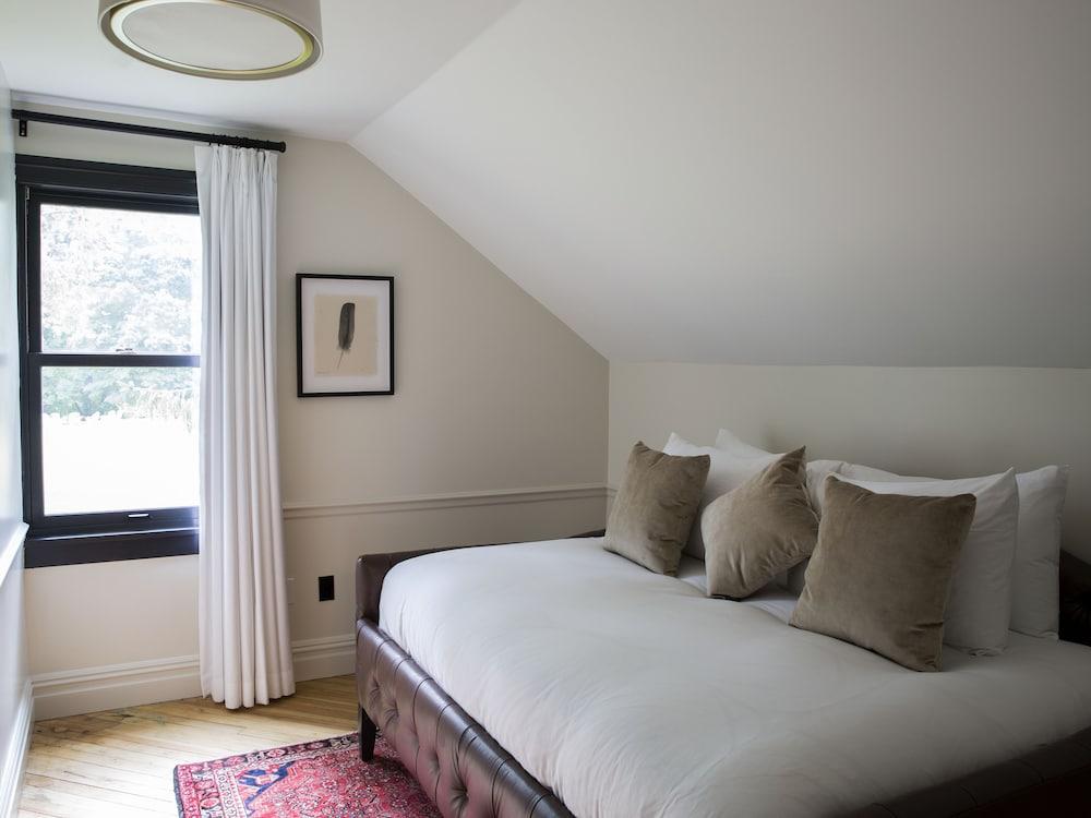 Hasbrouck House photo 14