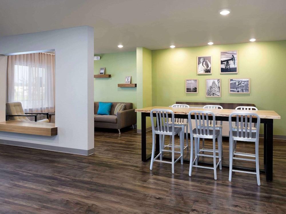 WoodSpring Suites Williston photo 14