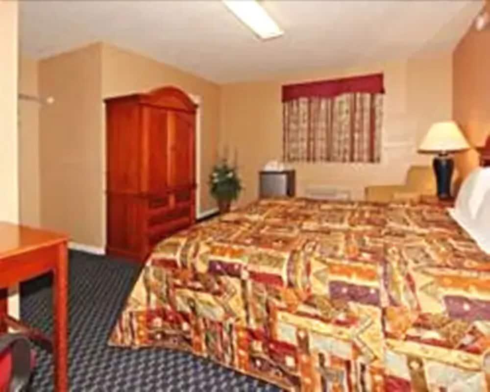 Regal Inn & Suites photo 24