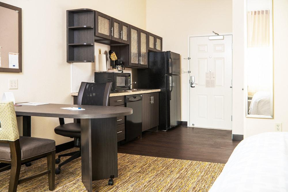 Candlewood Suites Bellevue by IHG photo 11
