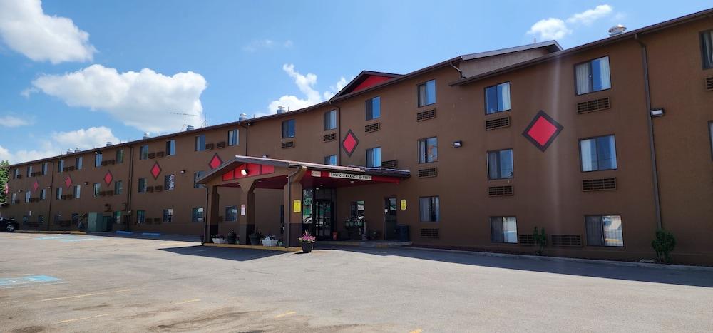 Grizzly Inn photo 27