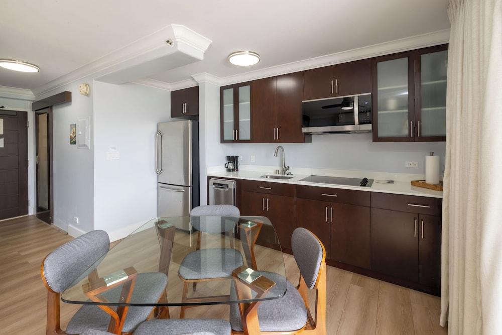 Regency on Beachwalk Waikiki by OUTRIGGER photo 32