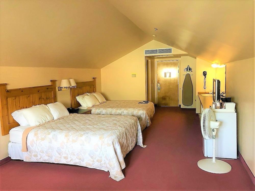 Elkhorn Mountain Inn photo 3
