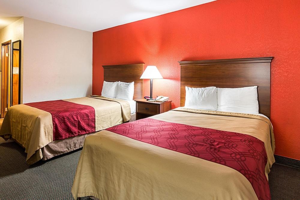 Econo Lodge Andrews Air Force Base photo 13