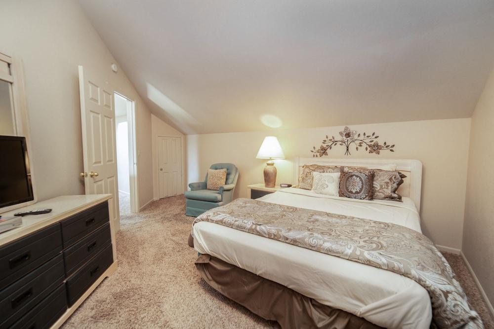 Pointe Royale Condominium Resort & Golf Course photo 56