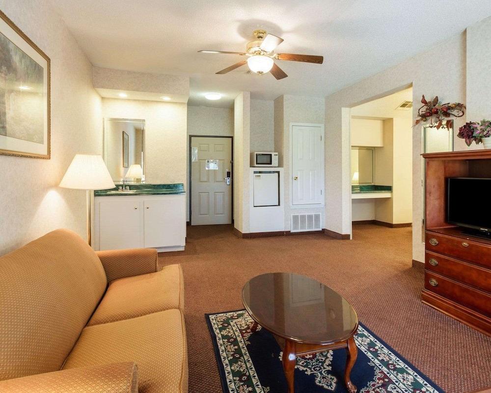 Quality Inn Robinsonville photo 11