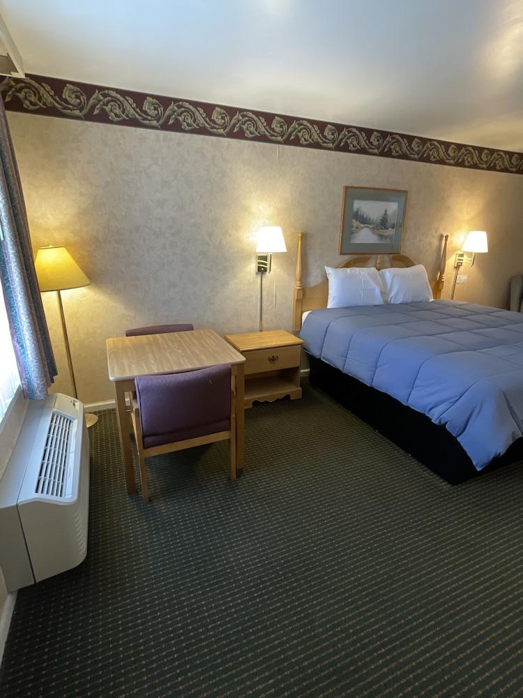 Capital O First Heritage Inn Rantoul IL I 57 photo 33