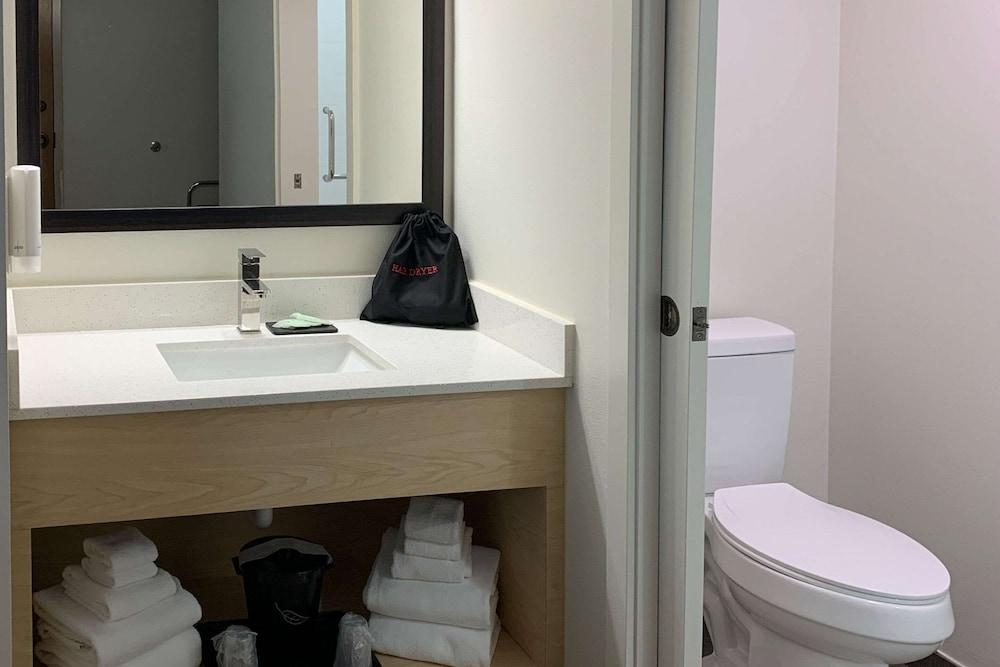 Sleep Inn Staunton photo 8