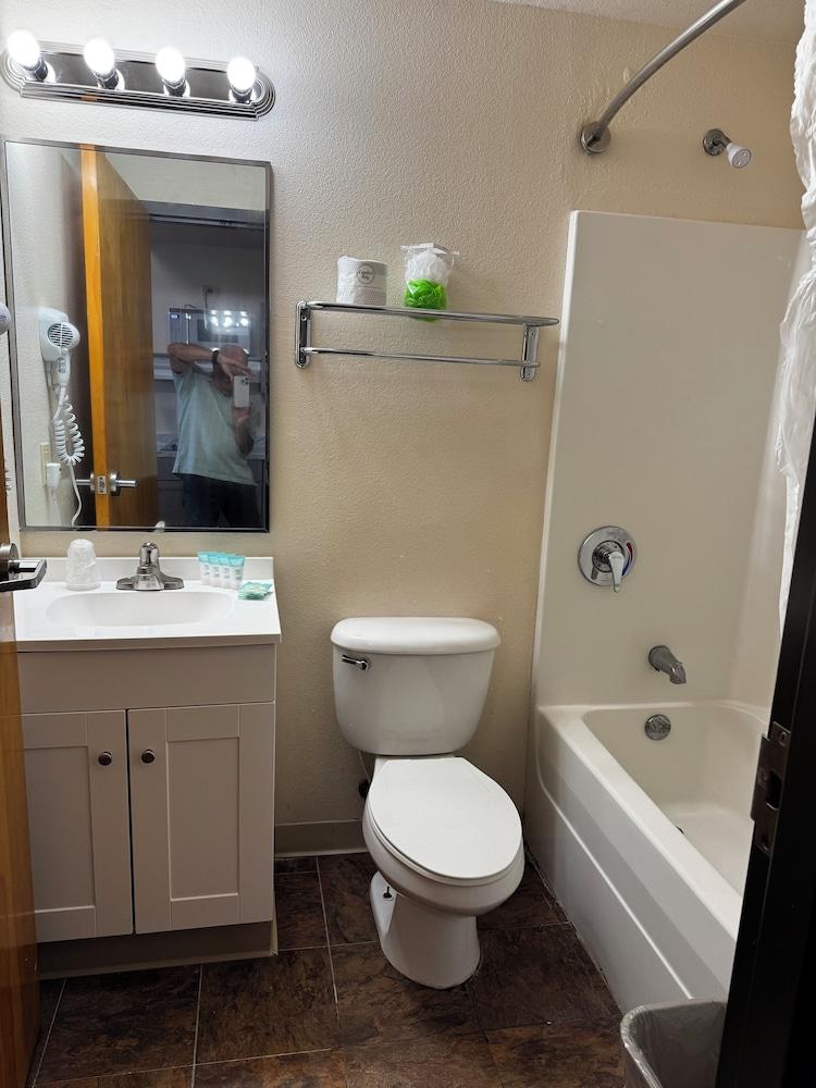 BEST STUDIO INN photo 17