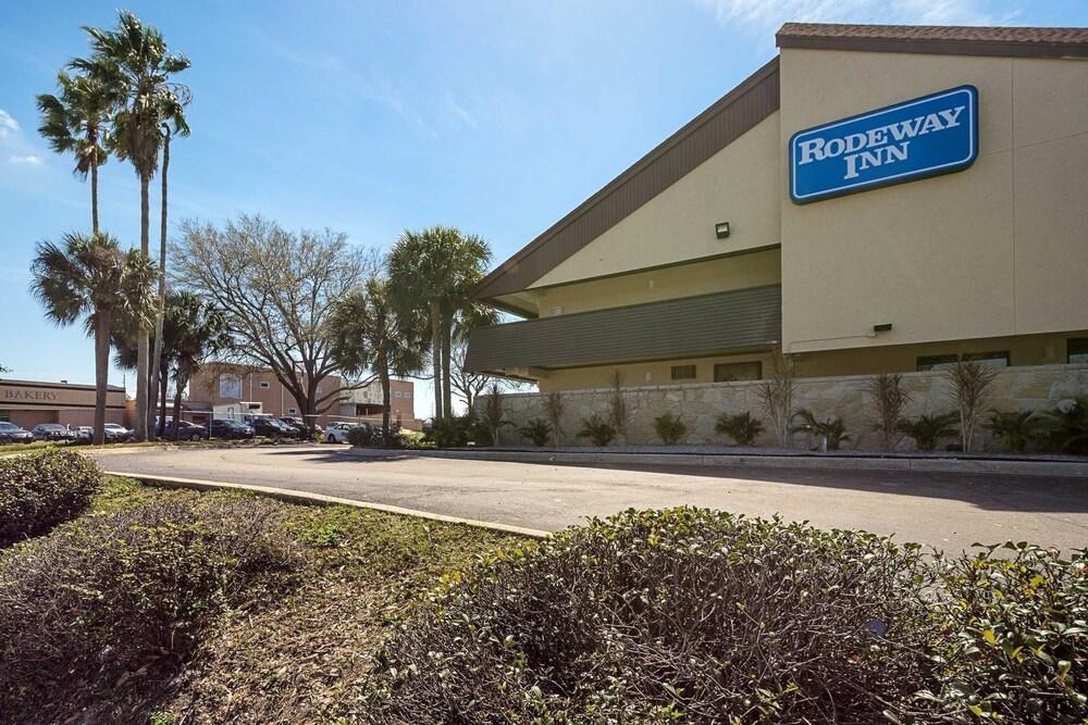 Rodeway Inn Tampa near Busch Gardens - USF photo 1