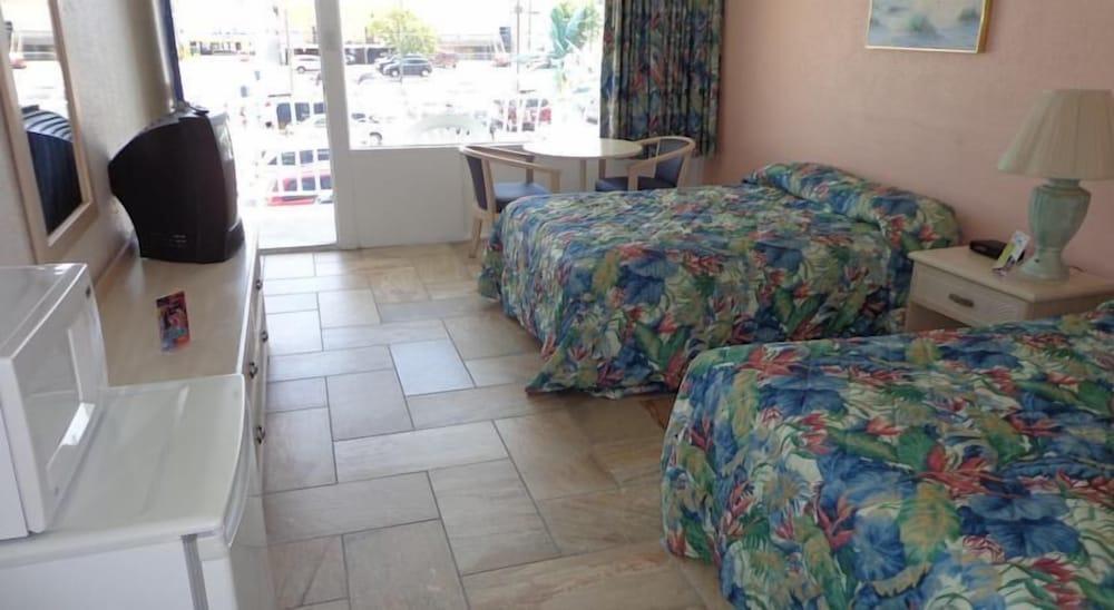 Quarterdeck Motel photo 10
