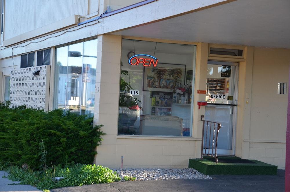 Village Inn photo 19