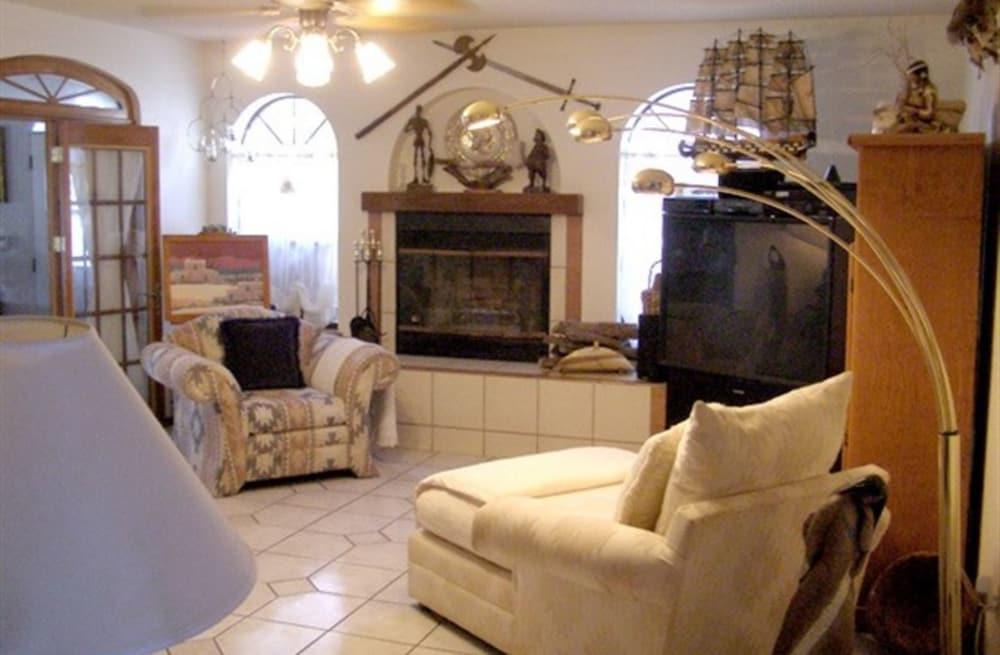 Tavares Inn photo 21