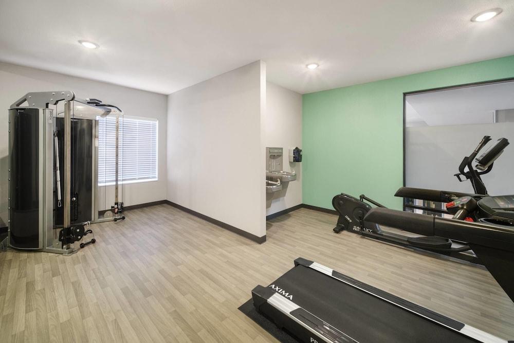 Echo Suites Extended Stay By Wyndham Naples photo 16
