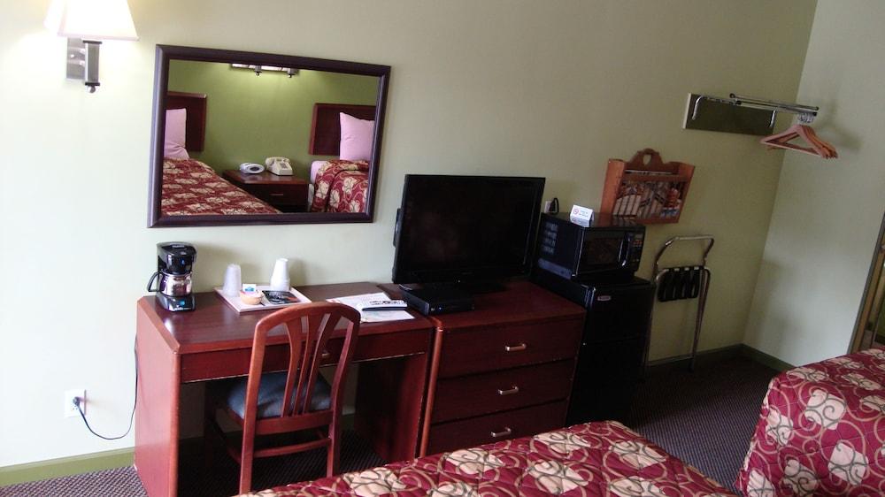 Pinconning Trail Inn Motel photo 42