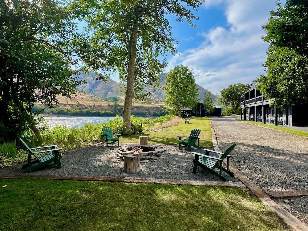 Steelhead Lodge photo 15