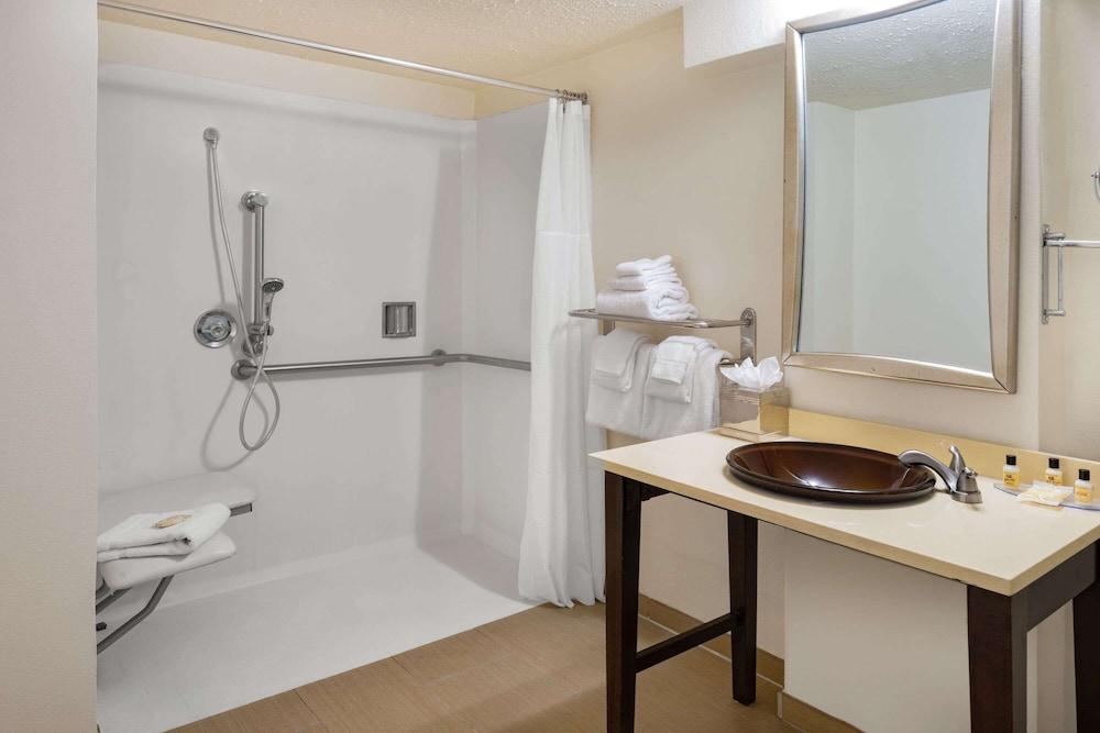 Wyndham Sacramento photo 21