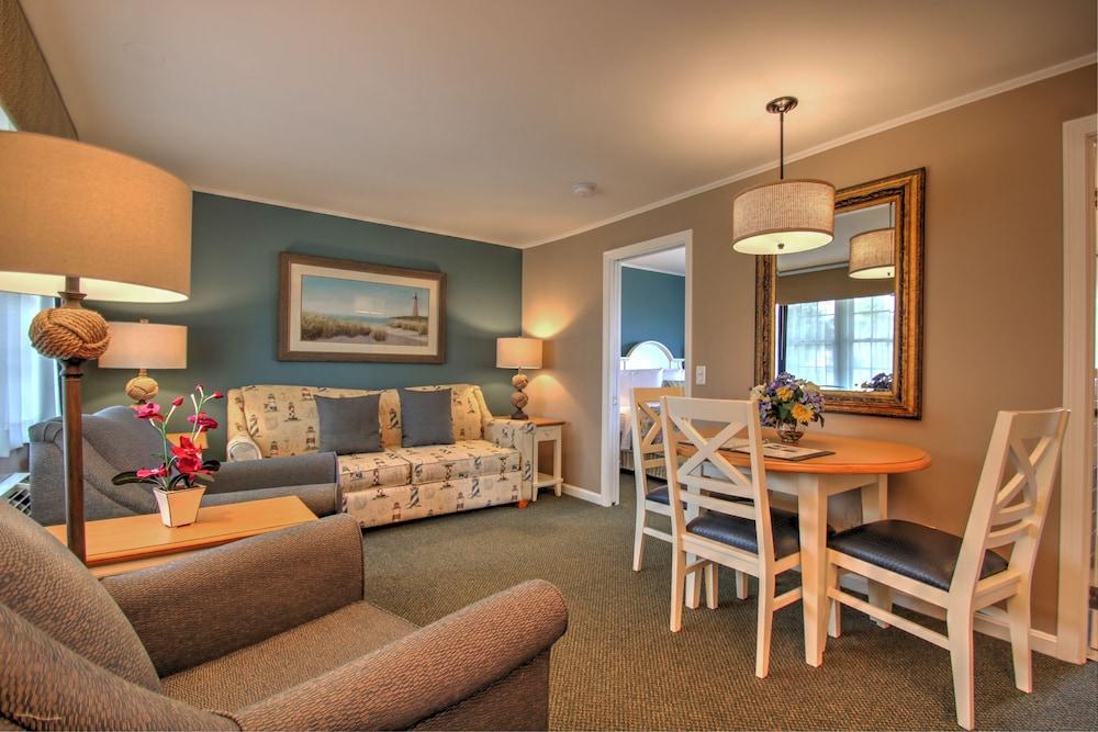Colonial Acres Resort photo 3