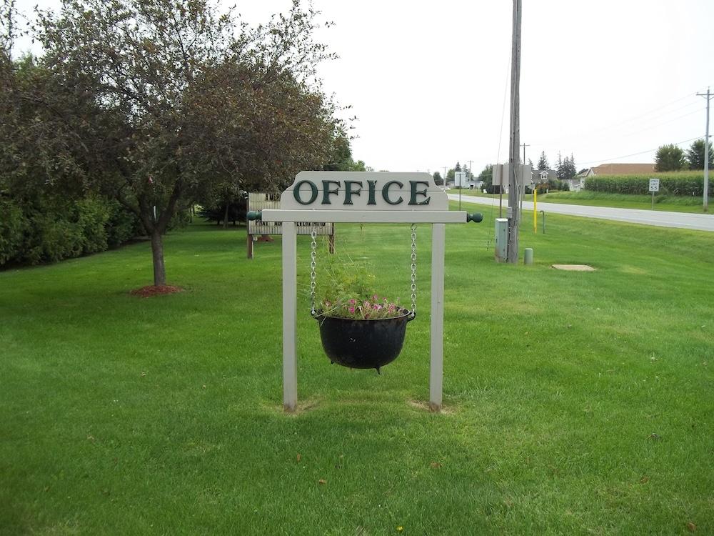 Sudbury Court Motel and RV Park photo 26