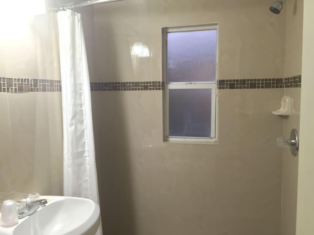 Family Inn photo 16