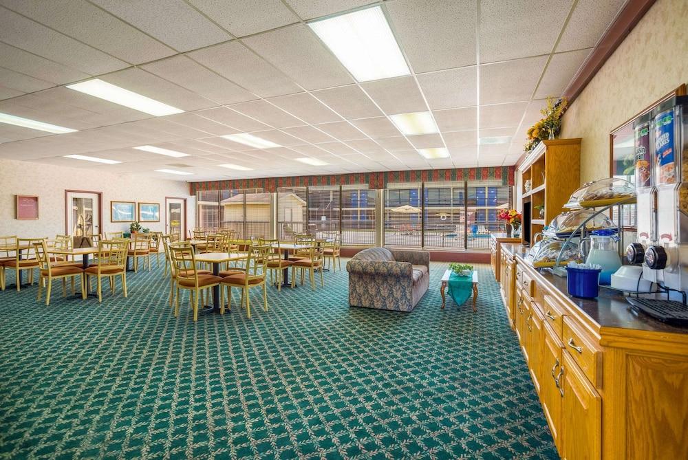 Econo Lodge Cave City photo 34
