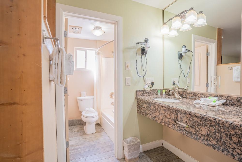 Petty Ranch Inn photo 50
