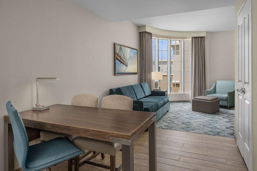 Embassy Suites by Hilton Charleston Harbor Mt. Pleasant photo 13