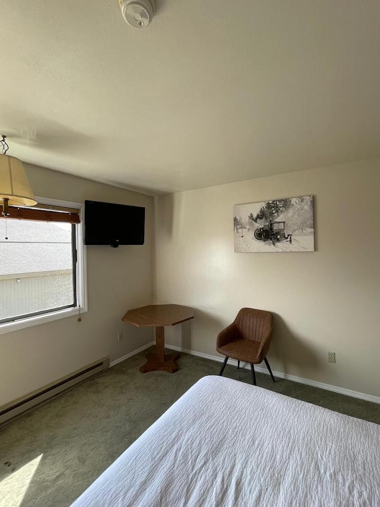 Ho Hum Motel photo 13