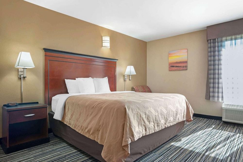 Quality Inn Brookhaven photo 17
