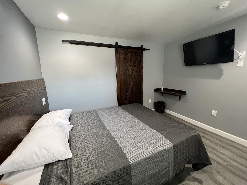 ERTH INN by AGA Bell Gardens photo 5