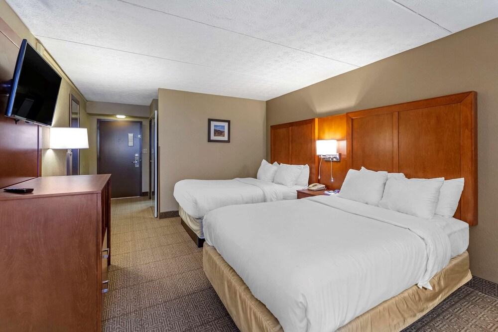 Comfort Inn Alliance photo 25