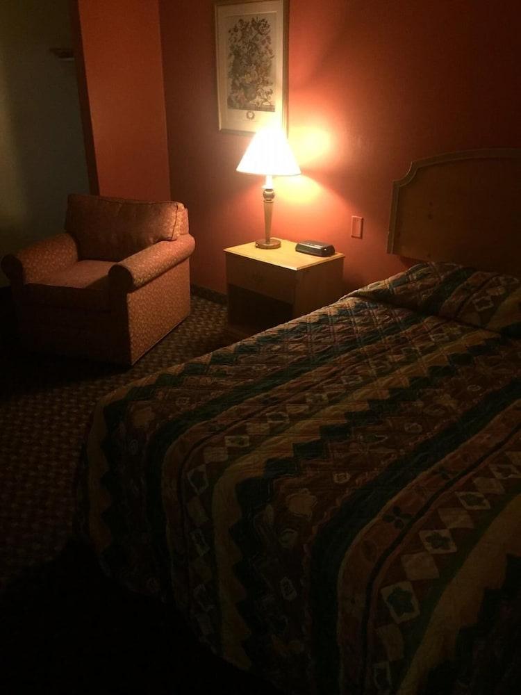 Luxury Inn & Suites photo 26