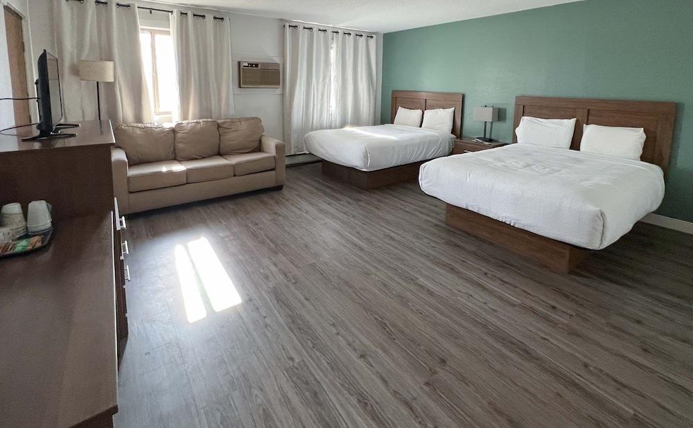 River Bend's Walleye Inn photo 9