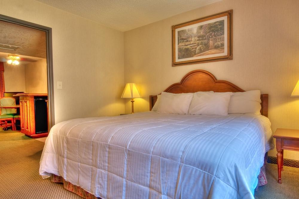 MCM Elegante Suites Abilene photo 5