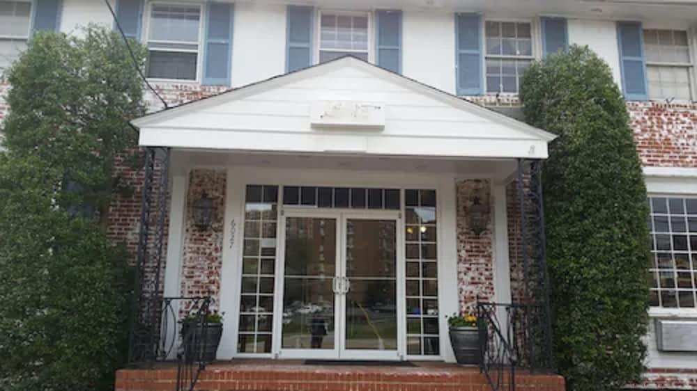 The Virginia Lodge photo 1