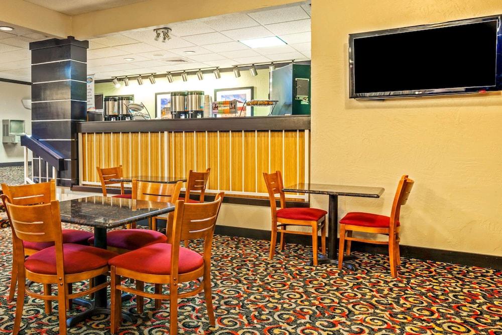 Baymont by Wyndham Amarillo East photo 14