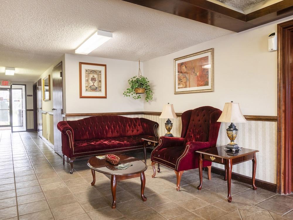 Days Inn by Wyndham Adairsville photo 3