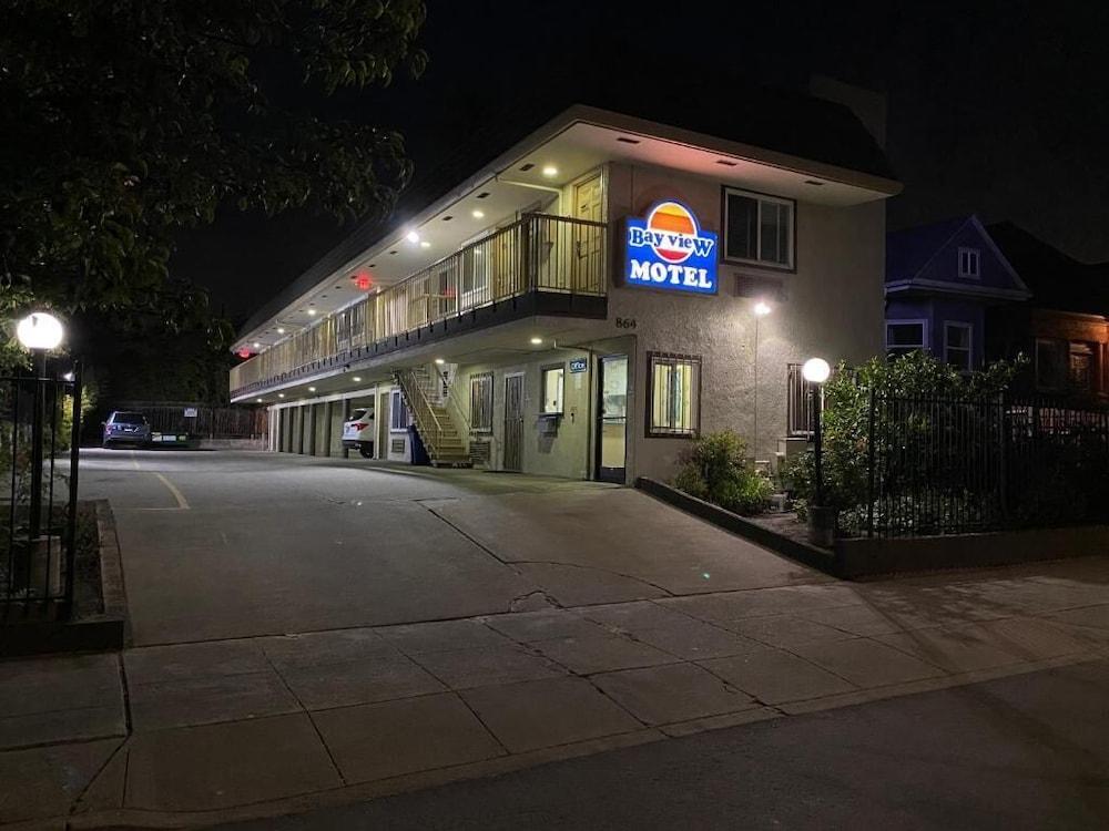 Bayview Motel photo 34