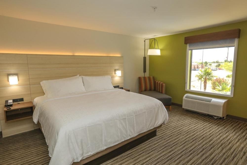 Holiday Inn Express : Hillsboro I-35 by IHG photo 28