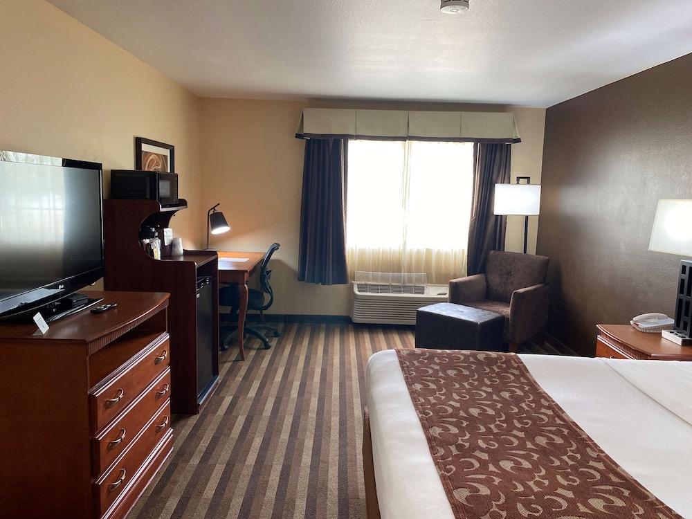 Best Western Manhattan Inn photo 13
