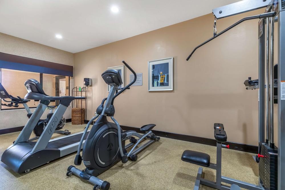 Best Western Plus Lytle Inn & Suites photo 12