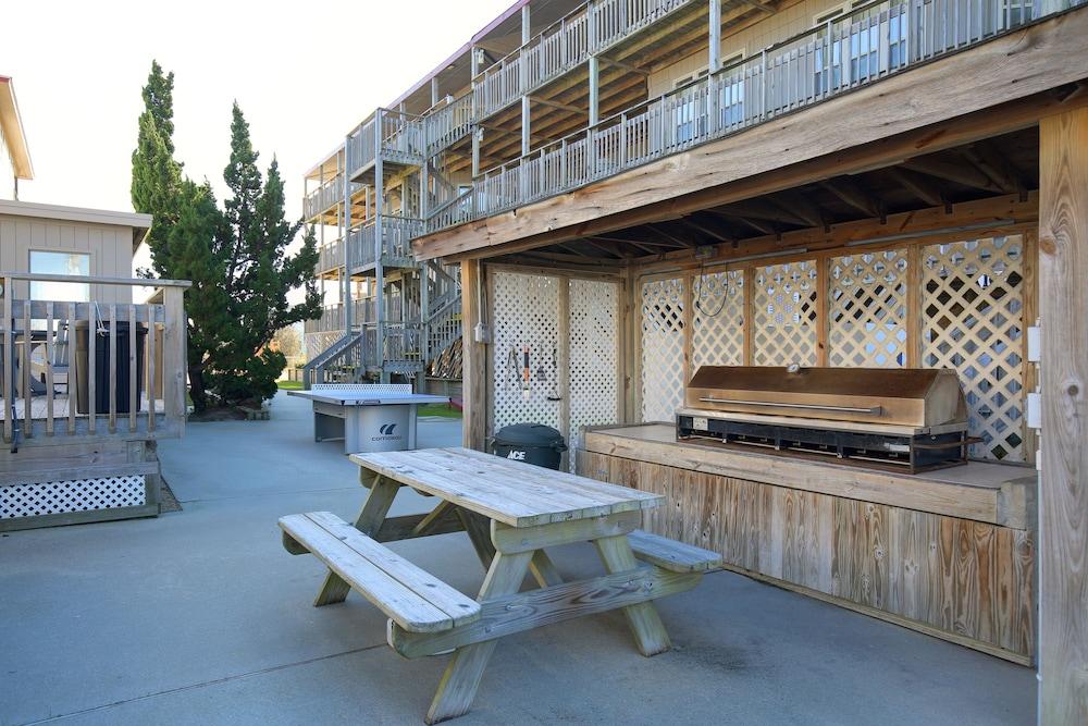Outer Banks Beach Club photo 58